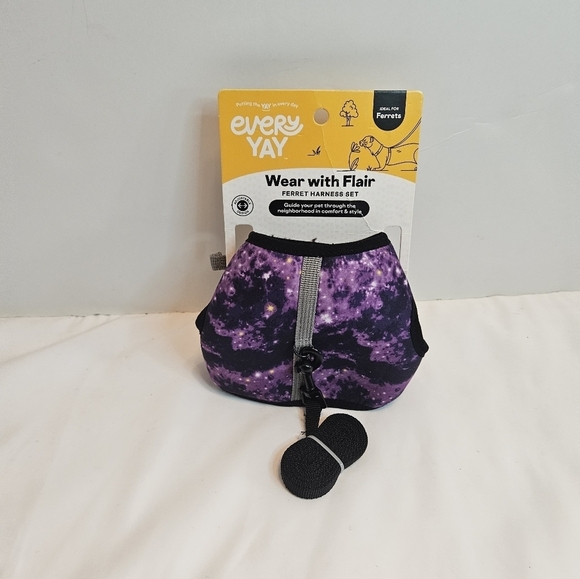 Petco EveryYay Wear With Flair Galaxy-Print Ferret Harness and Leash with Bell - Picture 8 of 17